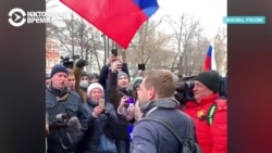 "Уходи! Уходи! Уходи!" – скандируют корреспонденту Первого канала на Марше Немцова