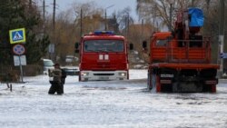 Утро: шторм в Крыму, стихия в Сочи