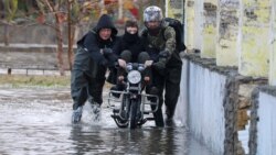 Вечер: погибшие и разрушения из-за шторма в Черном море