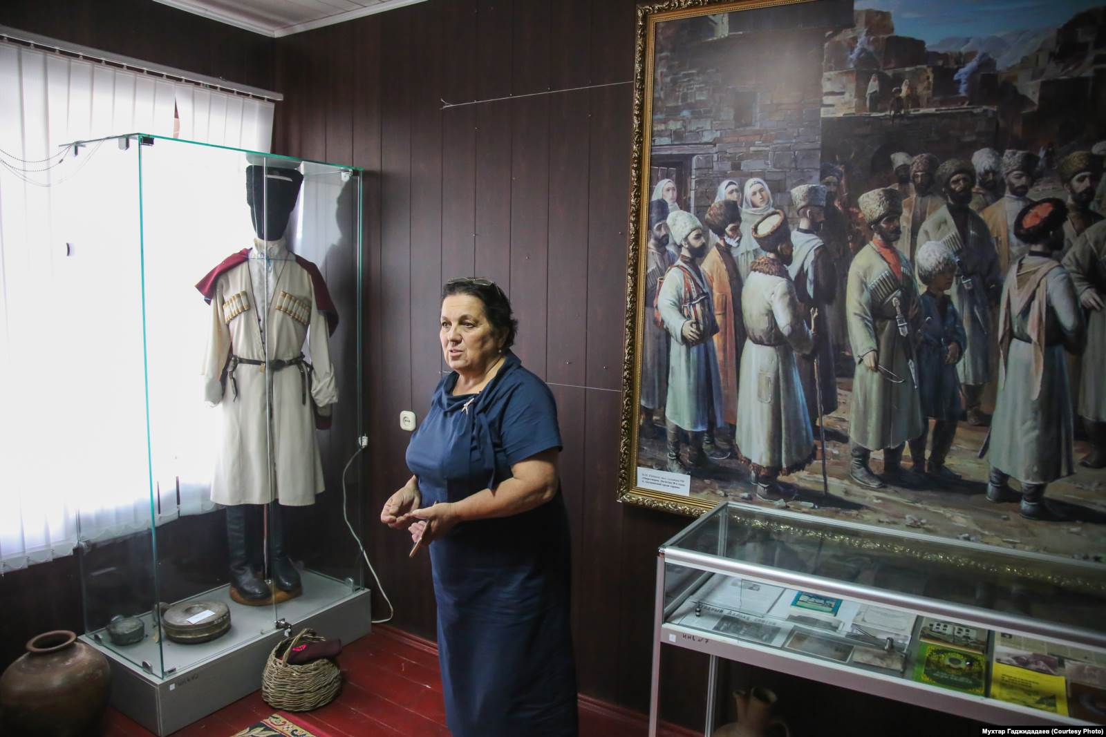 Заведующая музеем Акуша Зубалжат Мирзаева