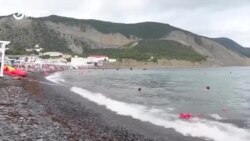 В Новороссийске пятно из нефтепродуктов: кто виноват и чем оно опасно