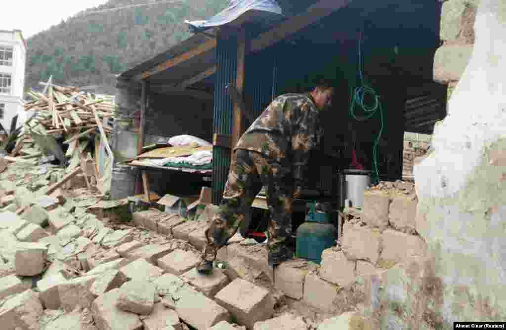 Разрушенный Катманду, Непал