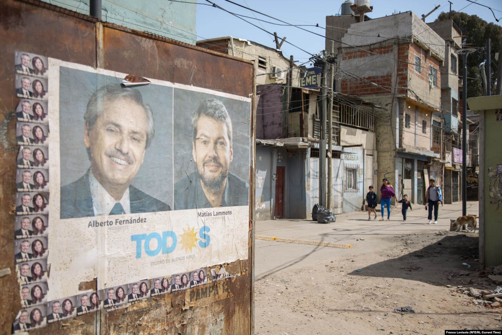 Предвыборный плакат кандидатов в президенты и мэры Буэнос-Айреса от оппозиции Альберто Фернандеса и Матиаса Ламменса. Голосование состоится 27 октября 2019 года. Фото: Франко Ловисоло