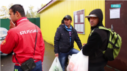 Азия: мигрантов в "Сахарово" вербуют на войну