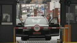 Балтия: Литва открывает границу, но Беларусь не выпускает фуры