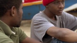 Возвращение к берегам: хроника жизни двух мигрантов, по разным причинам покинувших свою страну