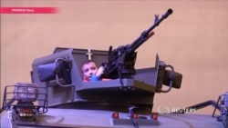 Слишком слабо для воюющей страны: украинские волонтеры обсуждают выставку вооружений