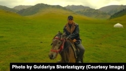 После переезда в Казахстан Алимнур Турганбай поселился с семьей в селе Узынагаш Алматинской области, где пас скот