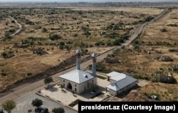 Недавно отреставрированная мечеть в Агдамском районе Азербайджана.